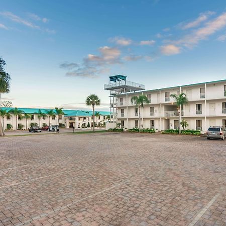 Days Inn & Suites By Wyndham Lake Okeechobee Extérieur photo
