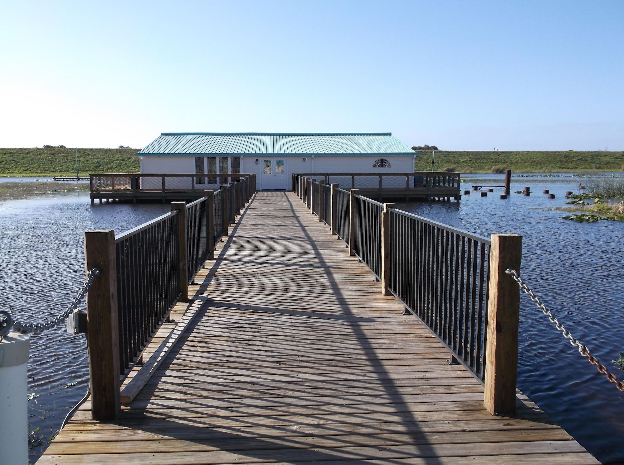 Days Inn & Suites By Wyndham Lake Okeechobee Extérieur photo