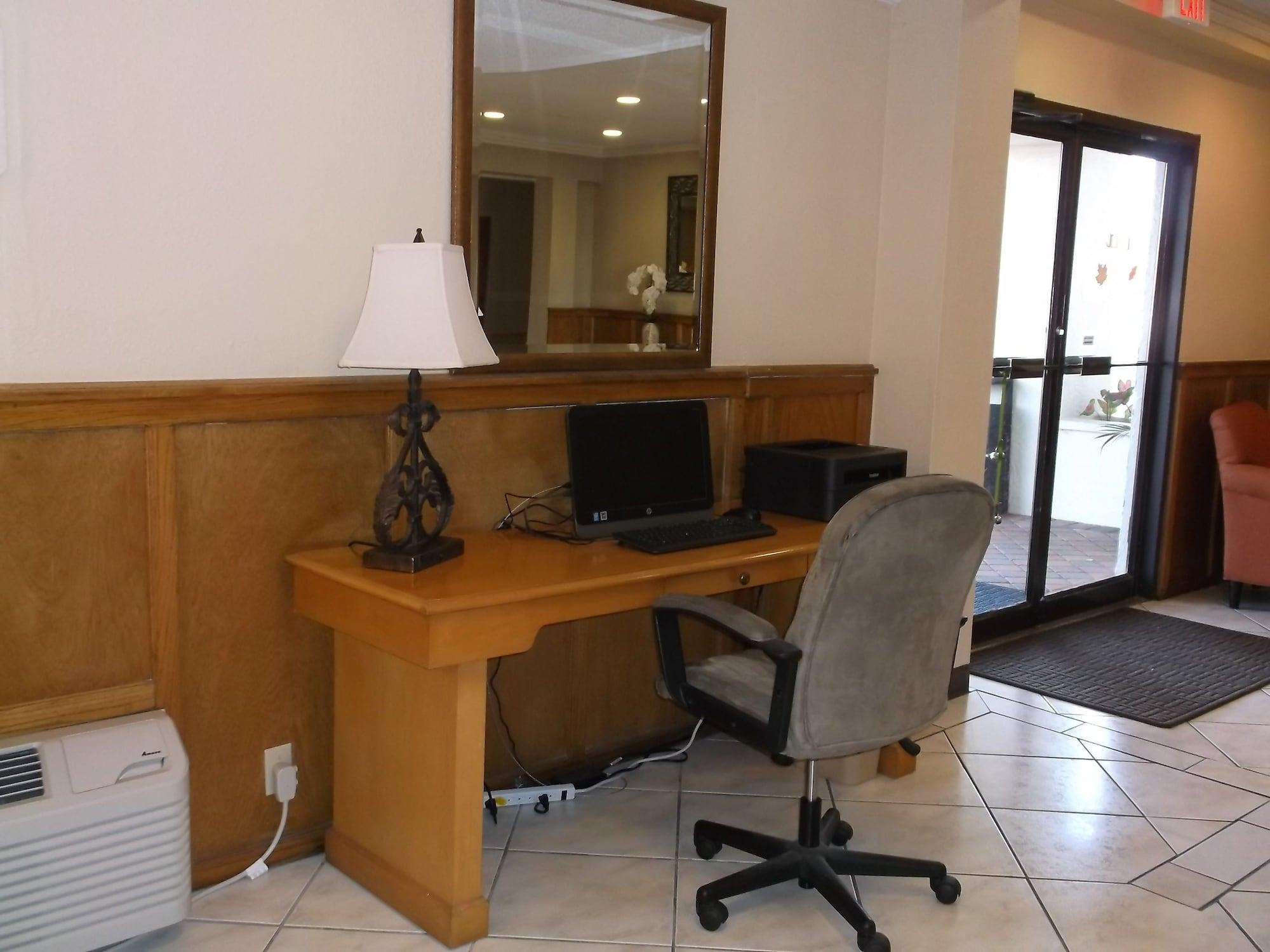 Days Inn & Suites By Wyndham Lake Okeechobee Extérieur photo