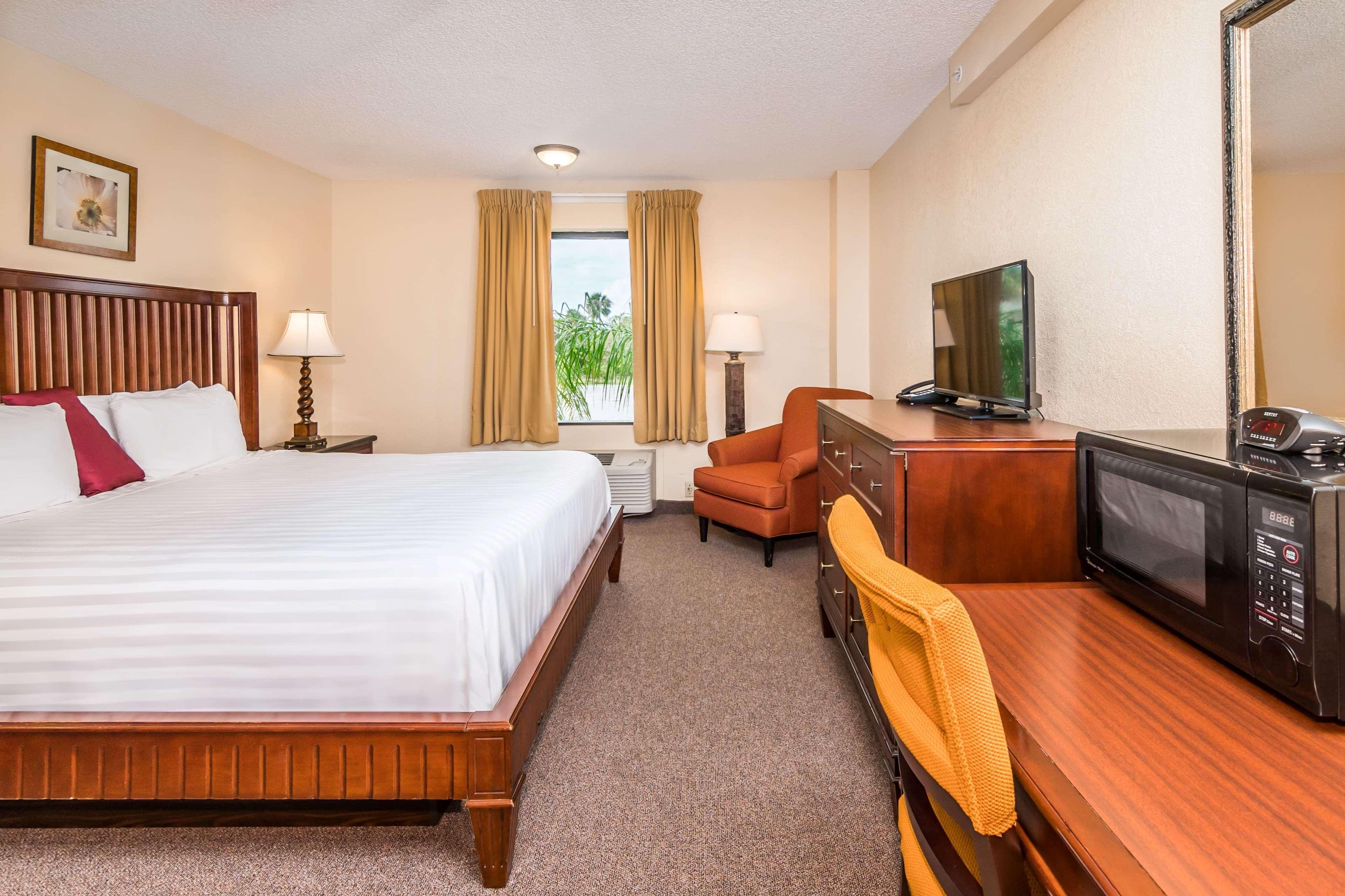Days Inn & Suites By Wyndham Lake Okeechobee Extérieur photo