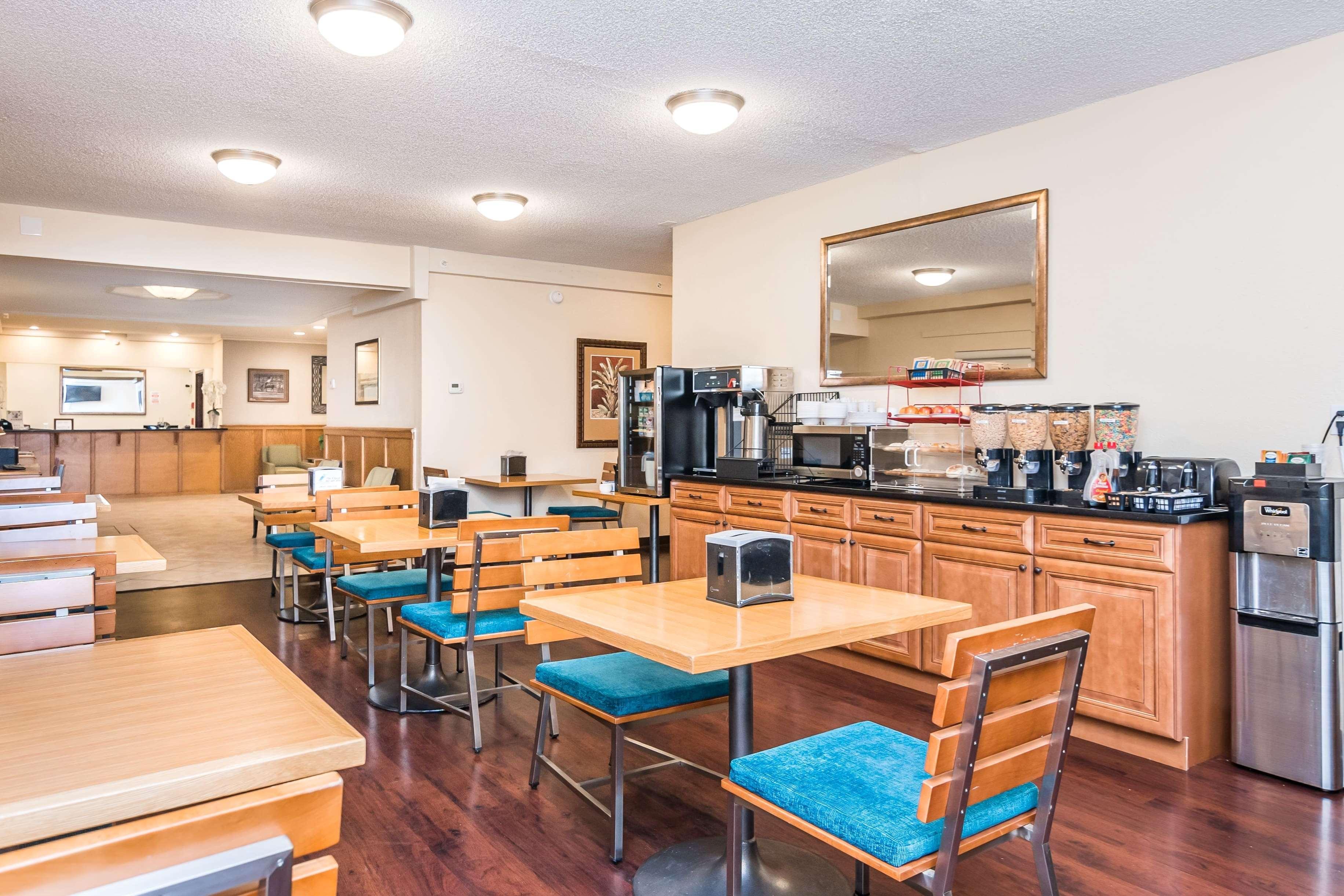 Days Inn & Suites By Wyndham Lake Okeechobee Extérieur photo
