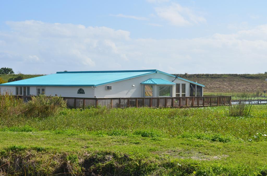 Days Inn & Suites By Wyndham Lake Okeechobee Extérieur photo