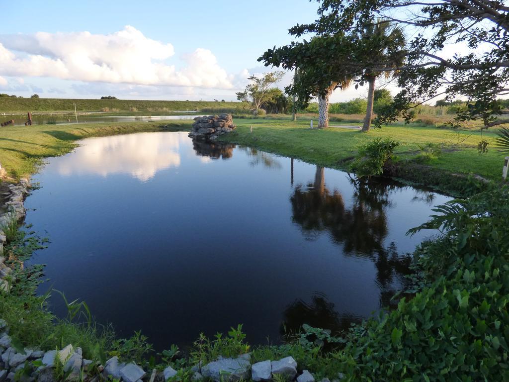 Days Inn & Suites By Wyndham Lake Okeechobee Extérieur photo