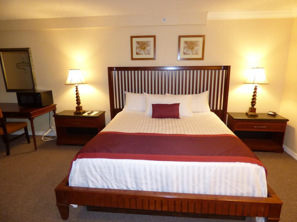Days Inn & Suites By Wyndham Lake Okeechobee Extérieur photo