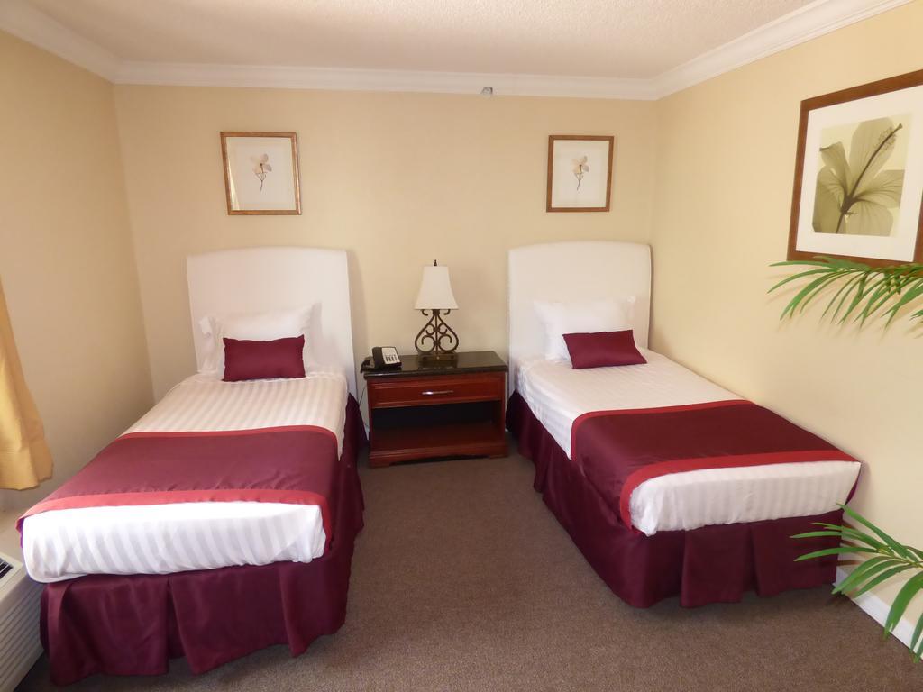 Days Inn & Suites By Wyndham Lake Okeechobee Extérieur photo