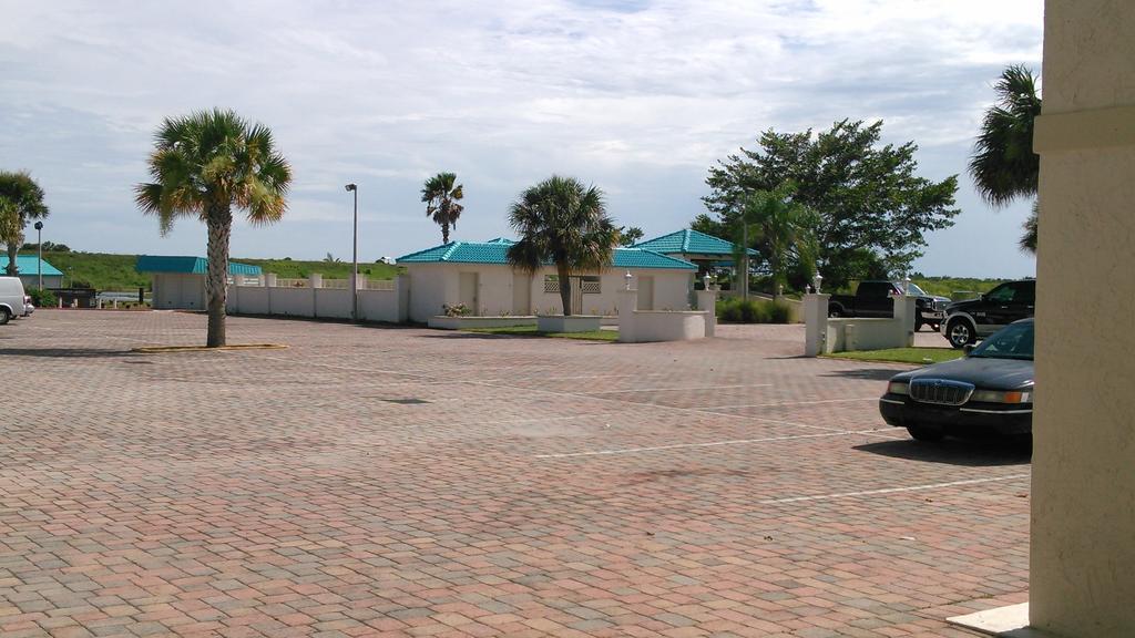 Days Inn & Suites By Wyndham Lake Okeechobee Extérieur photo