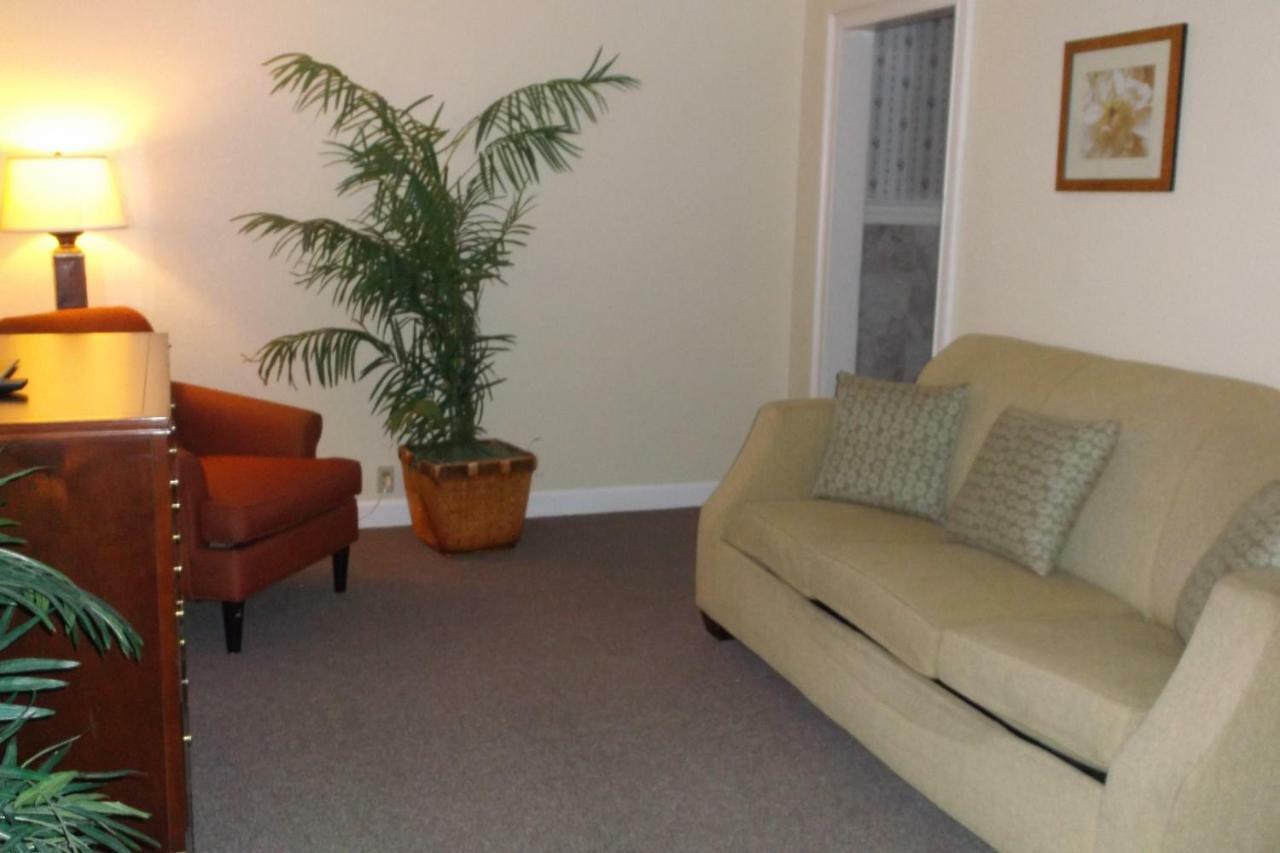 Days Inn & Suites By Wyndham Lake Okeechobee Extérieur photo