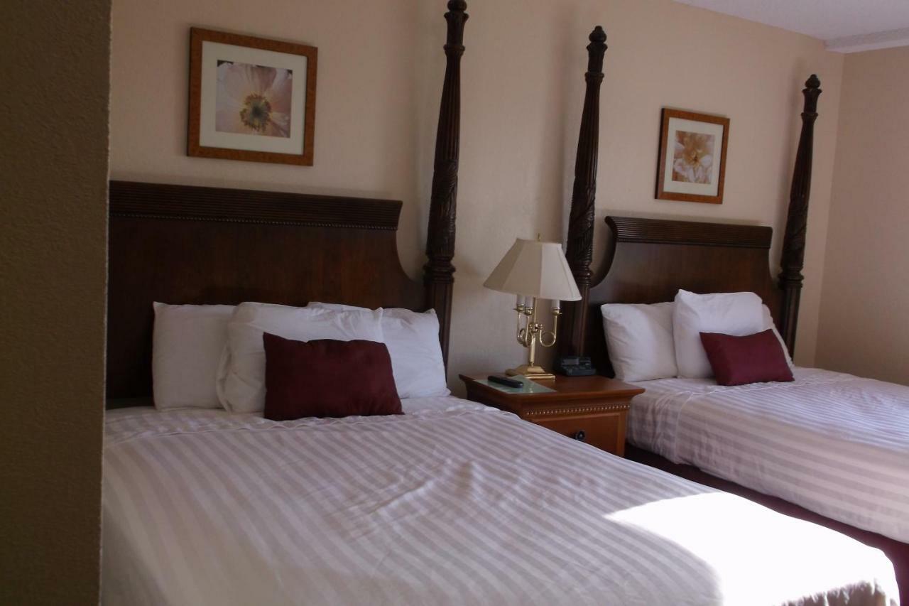 Days Inn & Suites By Wyndham Lake Okeechobee Extérieur photo