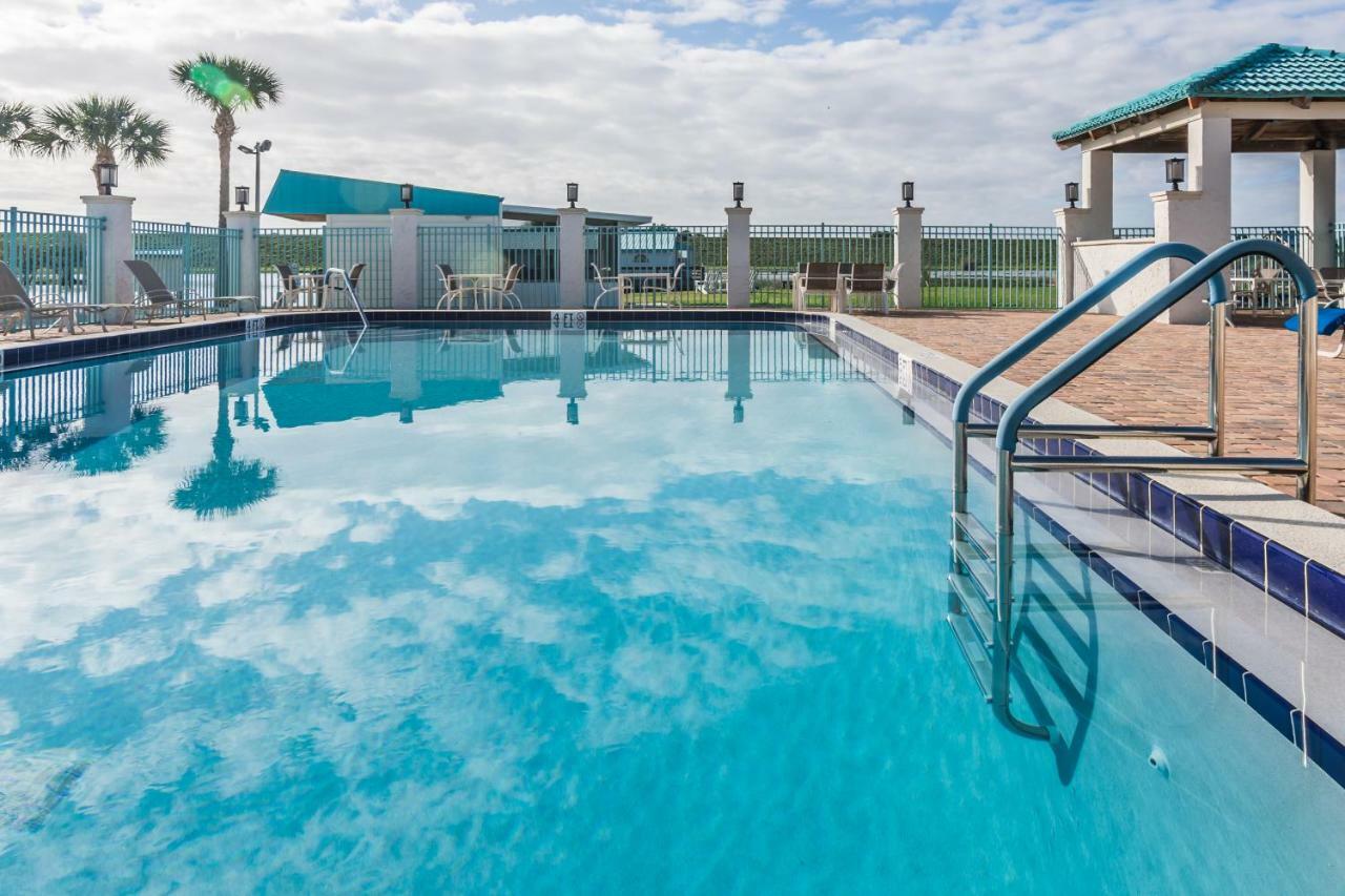 Days Inn & Suites By Wyndham Lake Okeechobee Extérieur photo