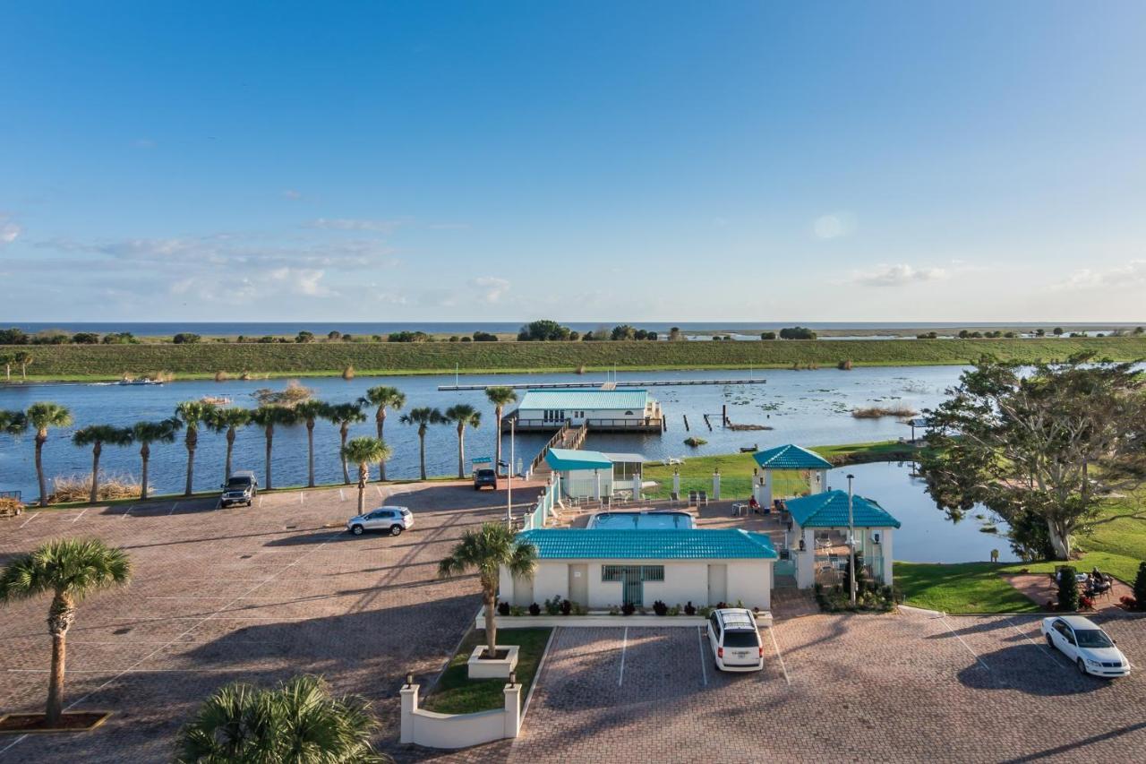 Days Inn & Suites By Wyndham Lake Okeechobee Extérieur photo